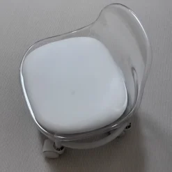 كرسي أكريليك دوار بعجلات 360°