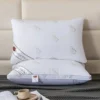 وسادة فذر Feather فندقية مطبوعة بغطاء قطن طبيعي 100% وحشوة ميكروفايبر