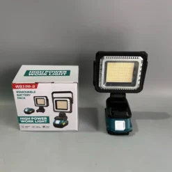 كشاف LED قابل للشحن ببطارية قابلة للاستبدال