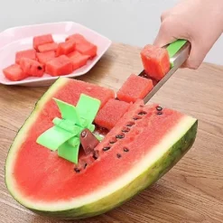 قطاعة بطيخ و شمام لعمل مكعبات متساوية 2 سم تصميم آمن وسهل الاستخدام - صورة 3